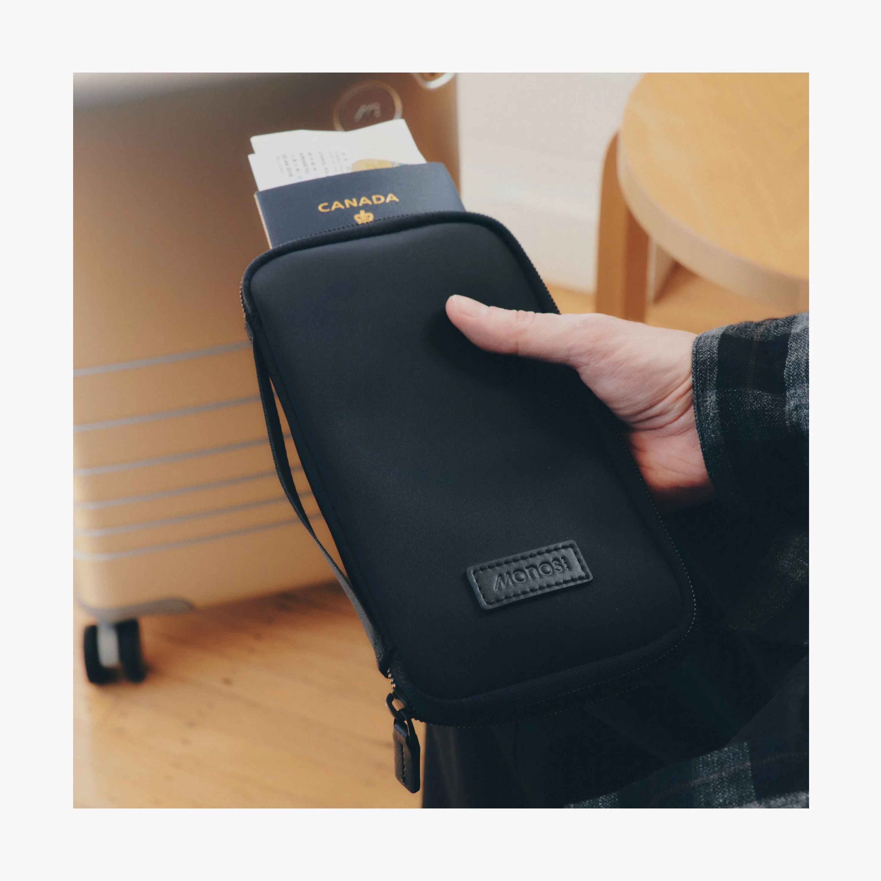 Metro Travel Wallet - Image 6