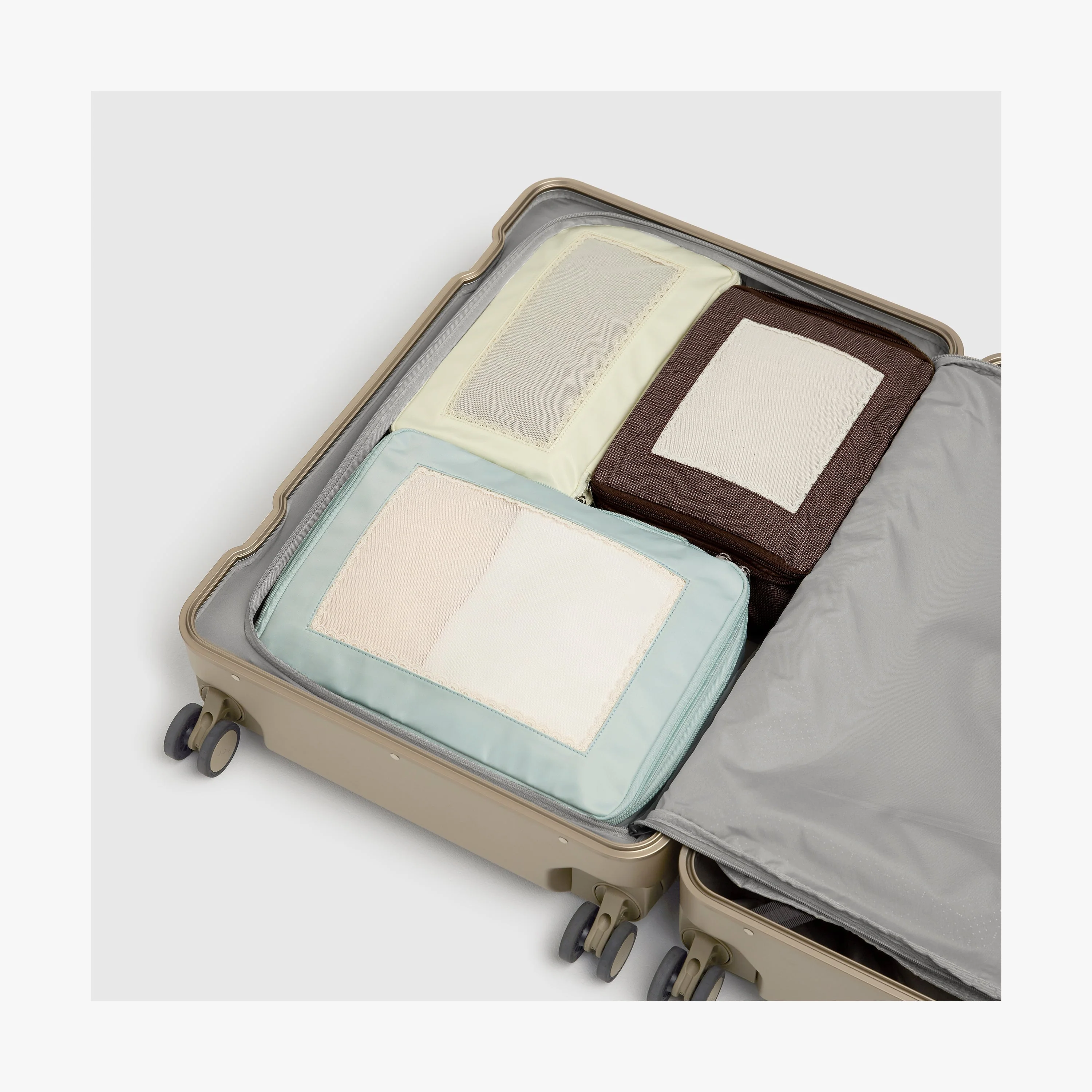 Monos × Reformation Compressible Packing Cubes - Image 3